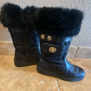 Coach Kimberly Snow Winter Boots Size 8 black Classic C plus Fur trim